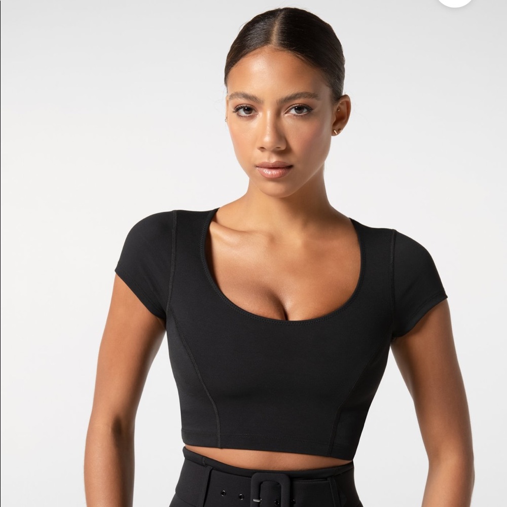 Gigi C violet workout top NWT